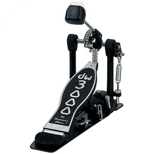  DW},description:This DWCP3000 Single Kick Drum Pedal is packed with features like dual-chain Turbo drive, bearing spring rocker assembly, 101 2-way beater, and heavy-duty all metal