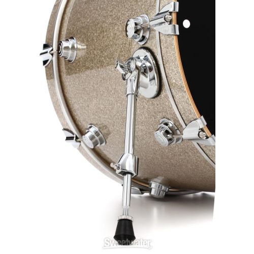  DW Collector's Series Maple Bass Drum - 18 x 22 inch - Broken Glass FinishPly