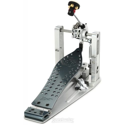  DW DWCPMCDXF MCD Machined Chain Drive Single Bass Drum Pedal with Extended Footboard - Polished