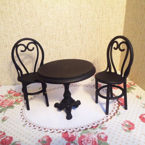  DYNWAVE 3PCS 1/12 Metal Coffee/Tea Table & Chairs Miniatures for 1:12 Scale Dollhouse Furniture Decorations Accessories, Black