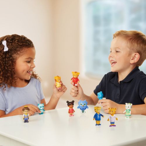  Daniel Tigers Neighborhood Friends and Family Figure Set (10 Pack) (Amazon Exclusive)