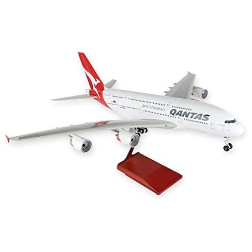  Daron Skymarks Qantas Wood Stand & Gear Vehicle (1100 Scale)