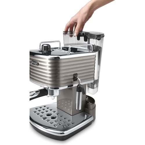 드롱기 De’Longhi Delonghi Scultura Traditional Pump Espresso Coffee Machine, 1100 W, Champagne