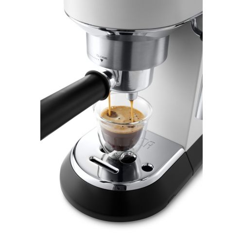 드롱기 DeLonghi Delonghi EC685.W DEDICA 15-Bar Pump Espresso Machine Coffee Maker, 220 Volts (Not for USA-European Cord), White