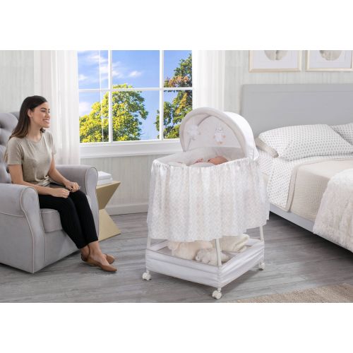  Delta Children Soothe and Glide Bassinet, Illusions