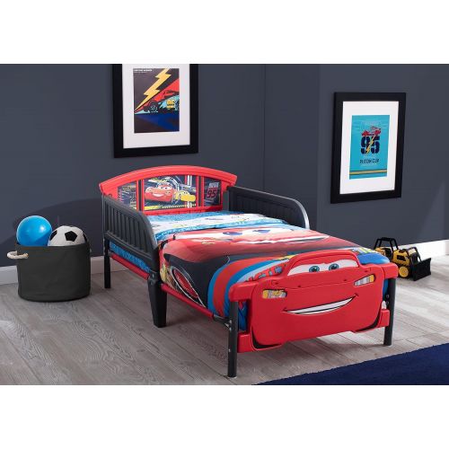  Delta Children 3D-Footboard Toddler Bed, Disney/Pixar Cars 3