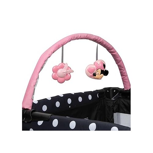 디즈니 Disney Baby® 3D Ultra Play Yard with Bassinet and Storage Bag, Peeking Minnie
