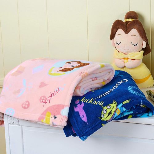 디즈니 Disney Belle, Cinderella, and Sleeping Beauty Fleece Throw -