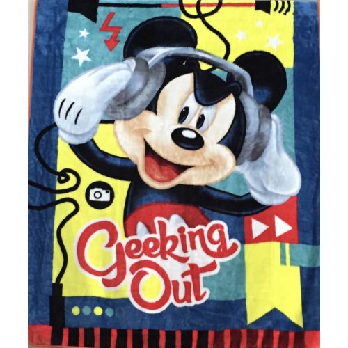 디즈니 Disneys Mickey Mouse Royal Plush Raschel Throw Blanket, Geeking Out, Twin Size 60x80 inches