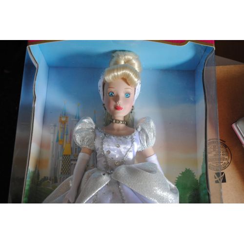 디즈니 Disney Princess Disney Cinderella Porcelain Keepsake Doll