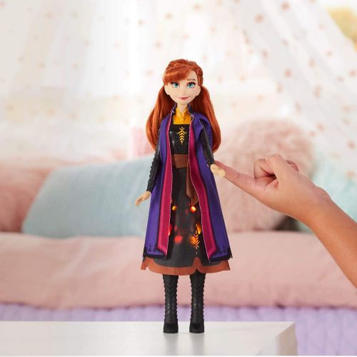 디즈니 Disney Frozen Anna Autumn Swirling Adventure Fashion Doll That Lights Up, Inspired by The Frozen 2 Movie Toy for Kids 3 Years Old & Up