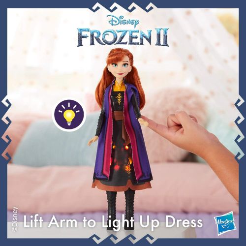 디즈니 Disney Frozen Anna Autumn Swirling Adventure Fashion Doll That Lights Up, Inspired by The Frozen 2 Movie Toy for Kids 3 Years Old & Up