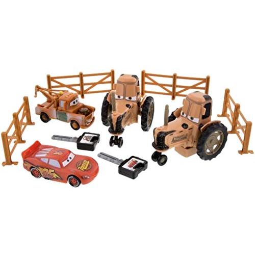 디즈니 Disney Parks Exclusive Cars Tractor Tipping Playset with Mater and Lightning McQueen