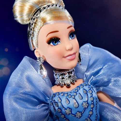 디즈니 Disney Princess Style Series Holiday Style Cinderella, Christmas 2020 Fashion Collector Doll with Accessories, Toy for Girls 6 Years and Up