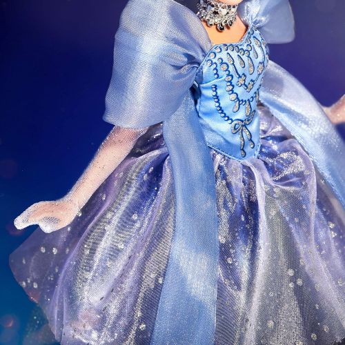 디즈니 Disney Princess Style Series Holiday Style Cinderella, Christmas 2020 Fashion Collector Doll with Accessories, Toy for Girls 6 Years and Up