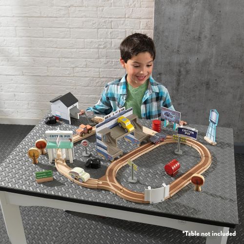 디즈니 Disney KIDKRAFT Pixar Cars 3 Thomasville 50 Piece WoodenTrack Set with Accessories