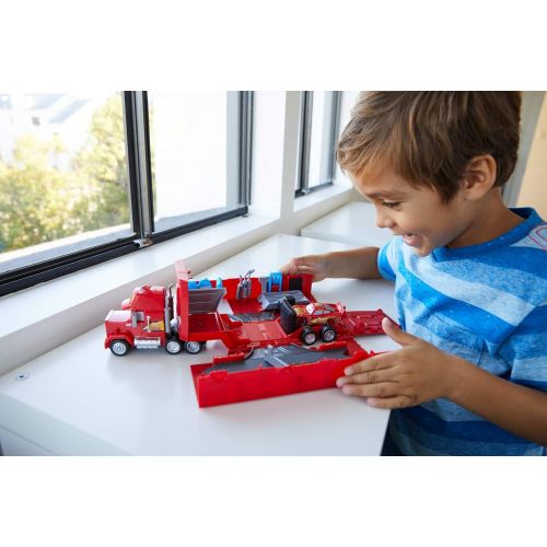  Disney Cars Toys DisneyPixar Cars Mack Hauler, Movie Playset, Toy Truck and Transporter, Racing Details for Story and Competition Play, Ages 4 and Up