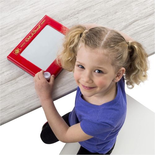  [아마존베스트]Etch A Sketch, Classic Red Drawing Retro Toy with Magic Screen, for Ages 3 and Up