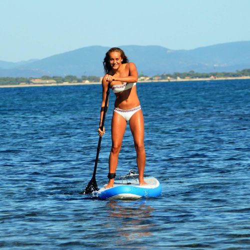  FIT OCEAN aufblasbares Stand Up Paddle Board Sets. EINFACHER PADDELN Lernen: SICHERES Stehen UND SUPER AUFTRIEB. Doppelhub-Pumpe + leichtes Paddel + Grosse Tragetasche