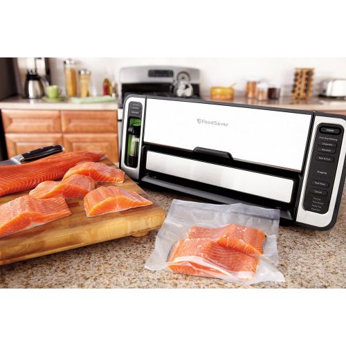  FoodSaver Vacuum Sealer Machine with Express Vacuum Seal Bag Maker with Sealer Bags and Roll and Handheld Vacuum Sealer for Airtight Food Storage and Sous Vide, Silver