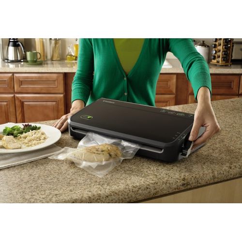  FoodSaver FM2110 Vacuum Sealing System