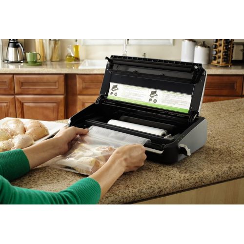  FoodSaver FM2110 Vacuum Sealing System