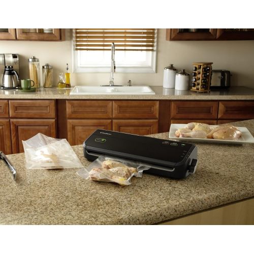  FoodSaver FM2000-000 Vacuum Sealing System with Starter BagRoll Set