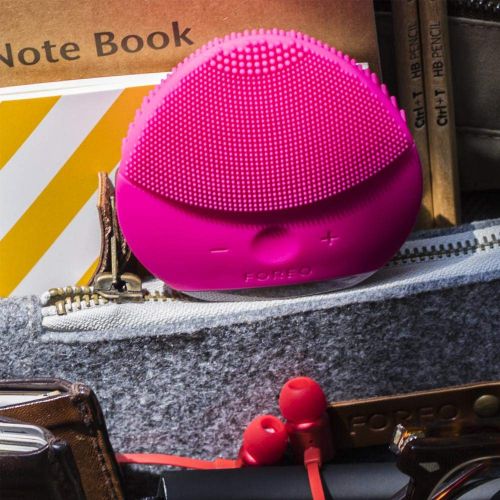  FOREO LUNA mini 2 Facial Cleansing Brush, Gentle Exfoliation and Sonic Cleansing for All Skin Types