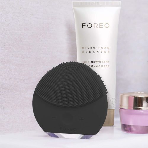  FOREO LUNA mini 2 Facial Cleansing Brush, Gentle Exfoliation and Sonic Cleansing for All Skin Types