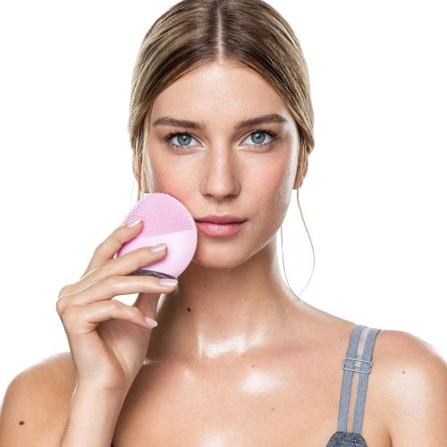  FOREO LUNA mini 2 Facial Cleansing Brush, Gentle Exfoliation and Sonic Cleansing for All Skin Types