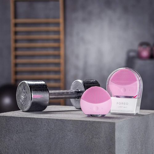  FOREO LUNA mini 2 Facial Cleansing Brush, Gentle Exfoliation and Sonic Cleansing for All Skin Types