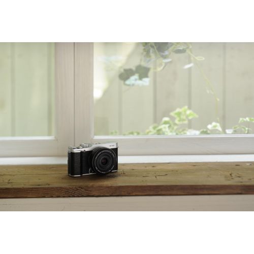 후지필름 Fujifilm X-M1 Compact System 16MP Digital Camera Kit with 16-50mm Lens and 3-Inch LCD Screen (Black)