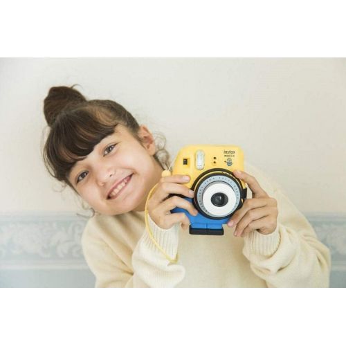 후지필름 Fujifilm Instax Mini 8 Minion Instant Photos Film Camera (Japan Import)