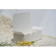 /FavorZilla 50 Cake Boxes Favor Boxes 5.5 by 1.75 Inches Wedding Cake Box Carry Out Box White Cake Box White Favor Box White Doily White Doilies