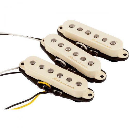  Fender},description:The Fender Vintage Noiseless Strat Pickup Set can breath new life into your Stratocaster. Made with Alnico V magnets, custom magnet wire, and aged white covers