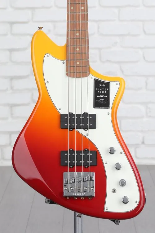 Fender Player Plus Active Meteora Bass - Tequilla Sunrise with Pau Ferro Fingerboard