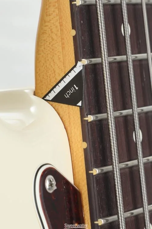  Fender American Professional II Precision Bass - Olympic White with Rosewood Fingerboard Demo