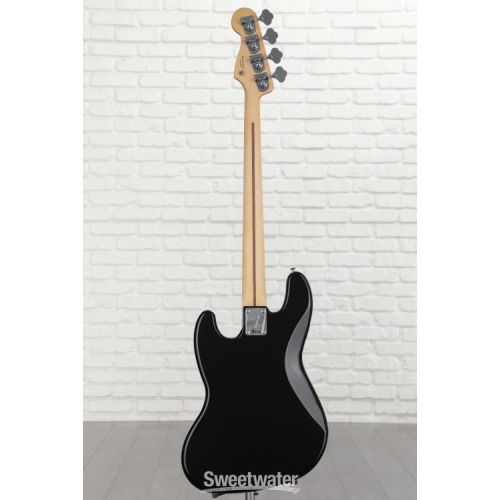  Fender Player Jazz Bass - Black with Pau Ferro Fingerboard