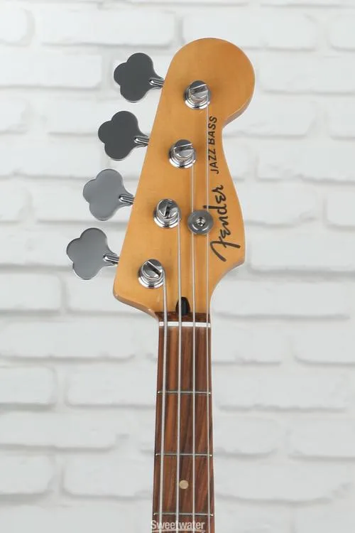  Fender Player Plus Active Jazz Bass - 3-tone Sunburst with Pau Ferro Fingerboard