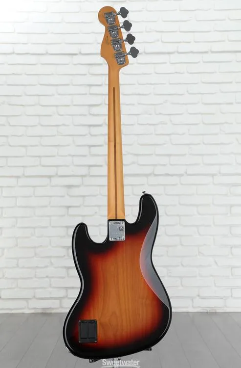  Fender Player Plus Active Jazz Bass - 3-tone Sunburst with Pau Ferro Fingerboard