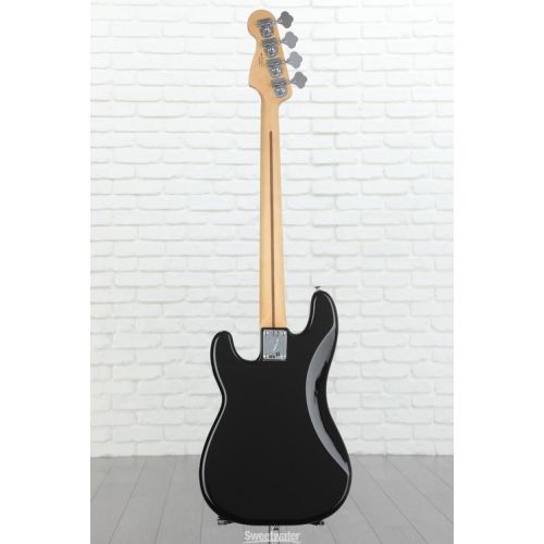  Fender Player Precision Bass - Black with Pau Ferro Fingerboard