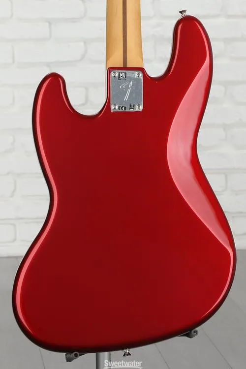  Fender Player Jazz Bass - Candy Apple Red with Pau Ferro Fingerboard