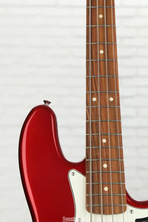  Fender Player Jazz Bass - Candy Apple Red with Pau Ferro Fingerboard