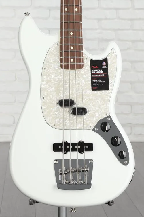 Fender American Performer Mustang Bass - Arctic White with Rosewood Fingerboard