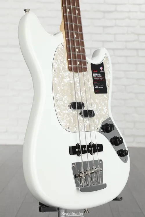  Fender American Performer Mustang Bass - Arctic White with Rosewood Fingerboard