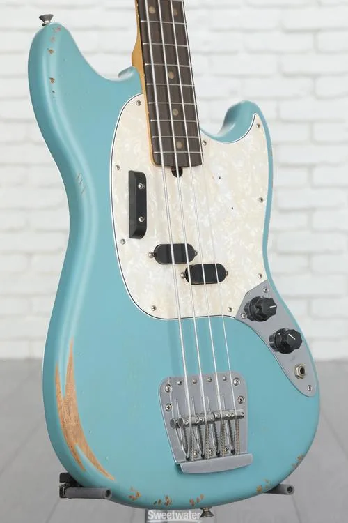  Fender JMJ Road Worn Mustang Bass - Faded Daphne Blue