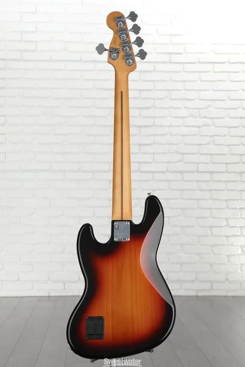  Fender Player Plus Active Jazz Bass V - 3-tone Sunburst with Pau Ferro Fingerboard