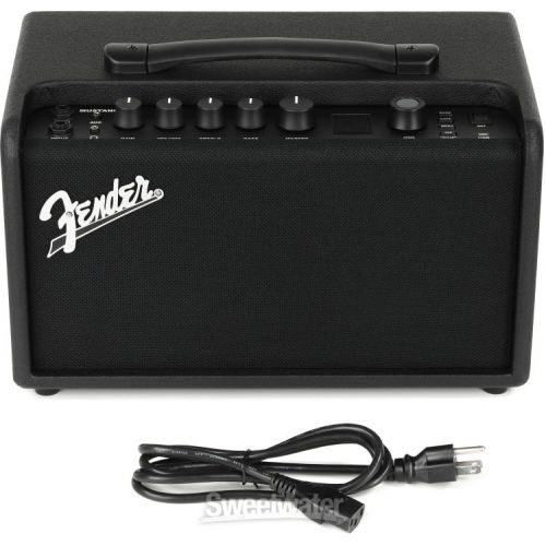  Fender Mustang LT40S 2 x 4-inch 40-watt Combo Amp Essentials Bundle