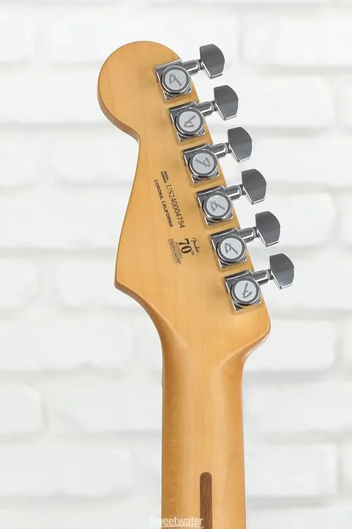  Fender American Ultra Stratocaster HSS - Ultraburst with Rosewood Fingerboard Demo