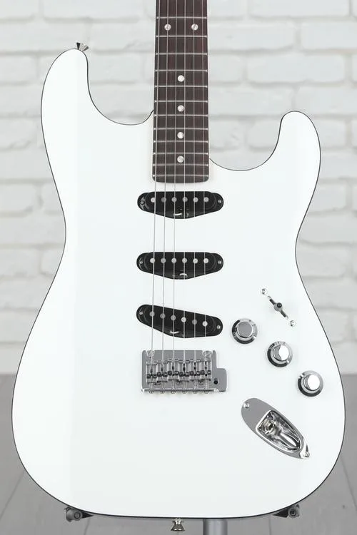Fender Aerodyne Special Stratocaster Electric Guitar - Bright White Demo